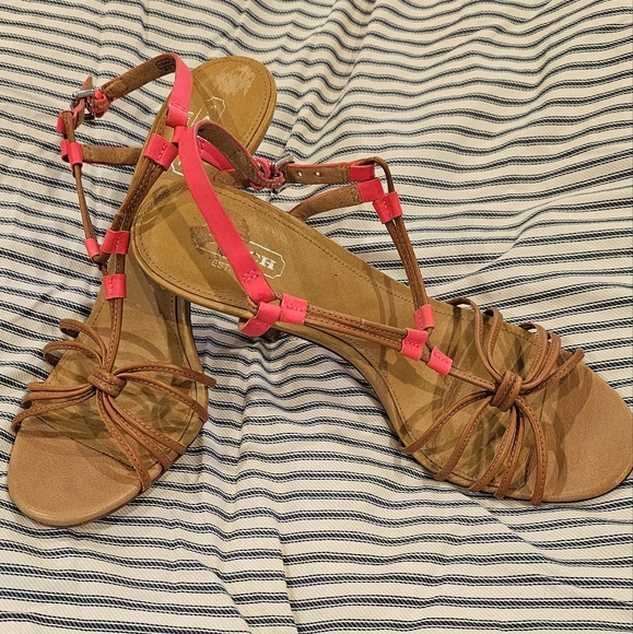 Coach Heels - Picture 2 of 4